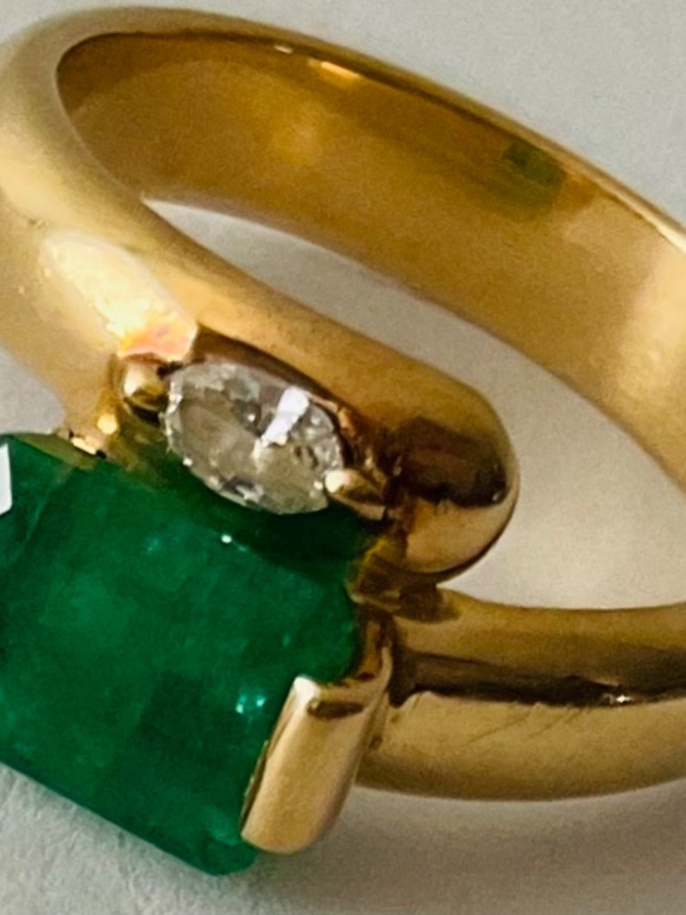 Emerald & Diamond Ring - Picture 2 of 11